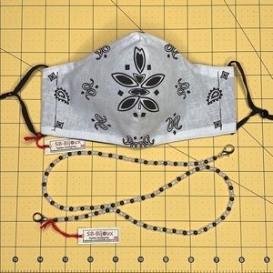 Fashion Face Mask Necklace Holder Bandanna SET 01